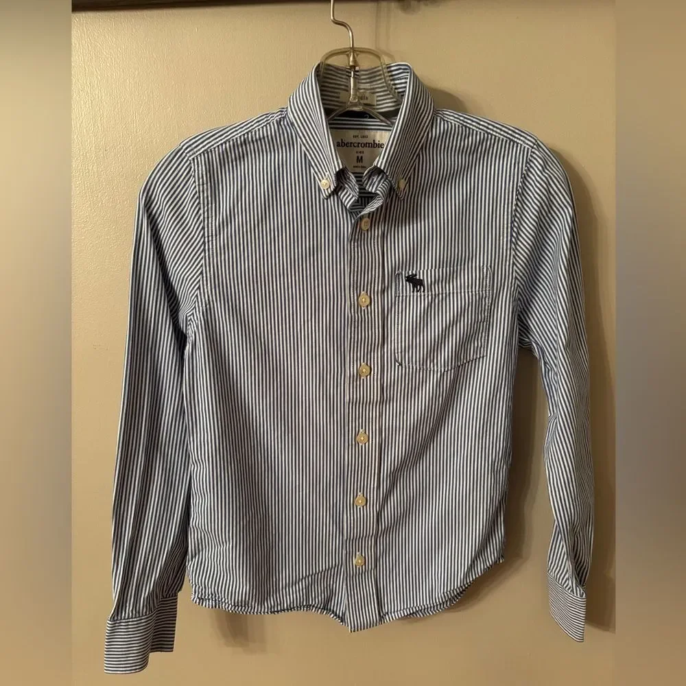 ABERCROMBIE KIDS SIZE MEDIUM BLUE WHITE STRIPED LONG SLEEVE COTTON BUTTON DOWN